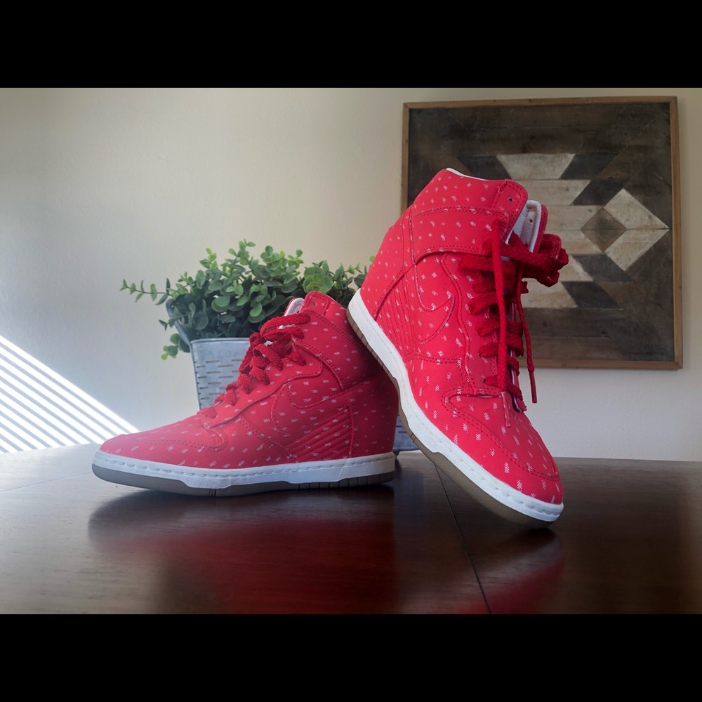 Nike high tops (W size 8.5)